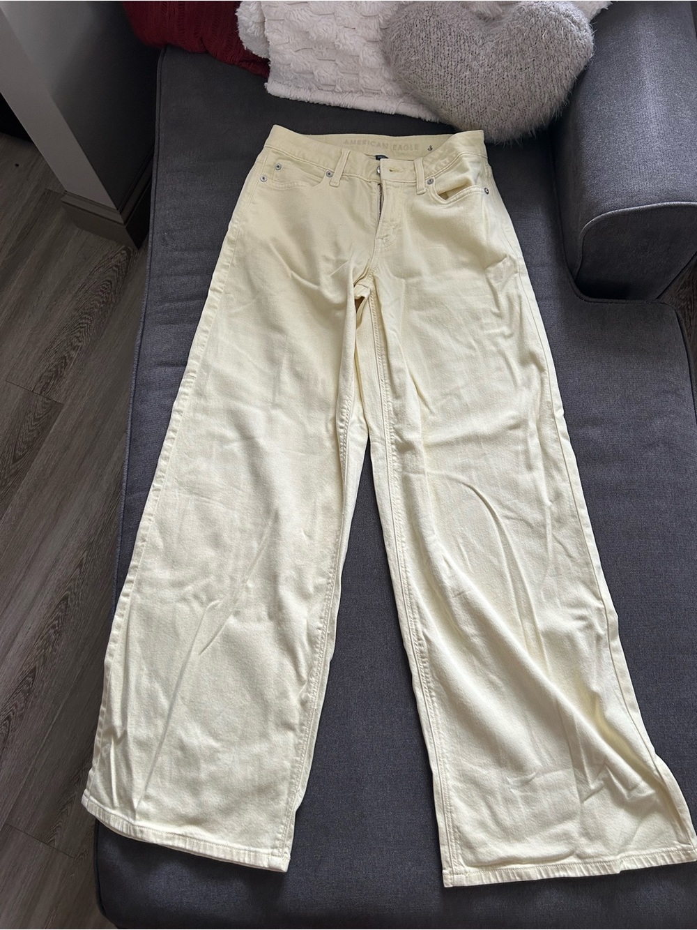 American Eagle Outfitters Wide-Leg Jeans pale yellow